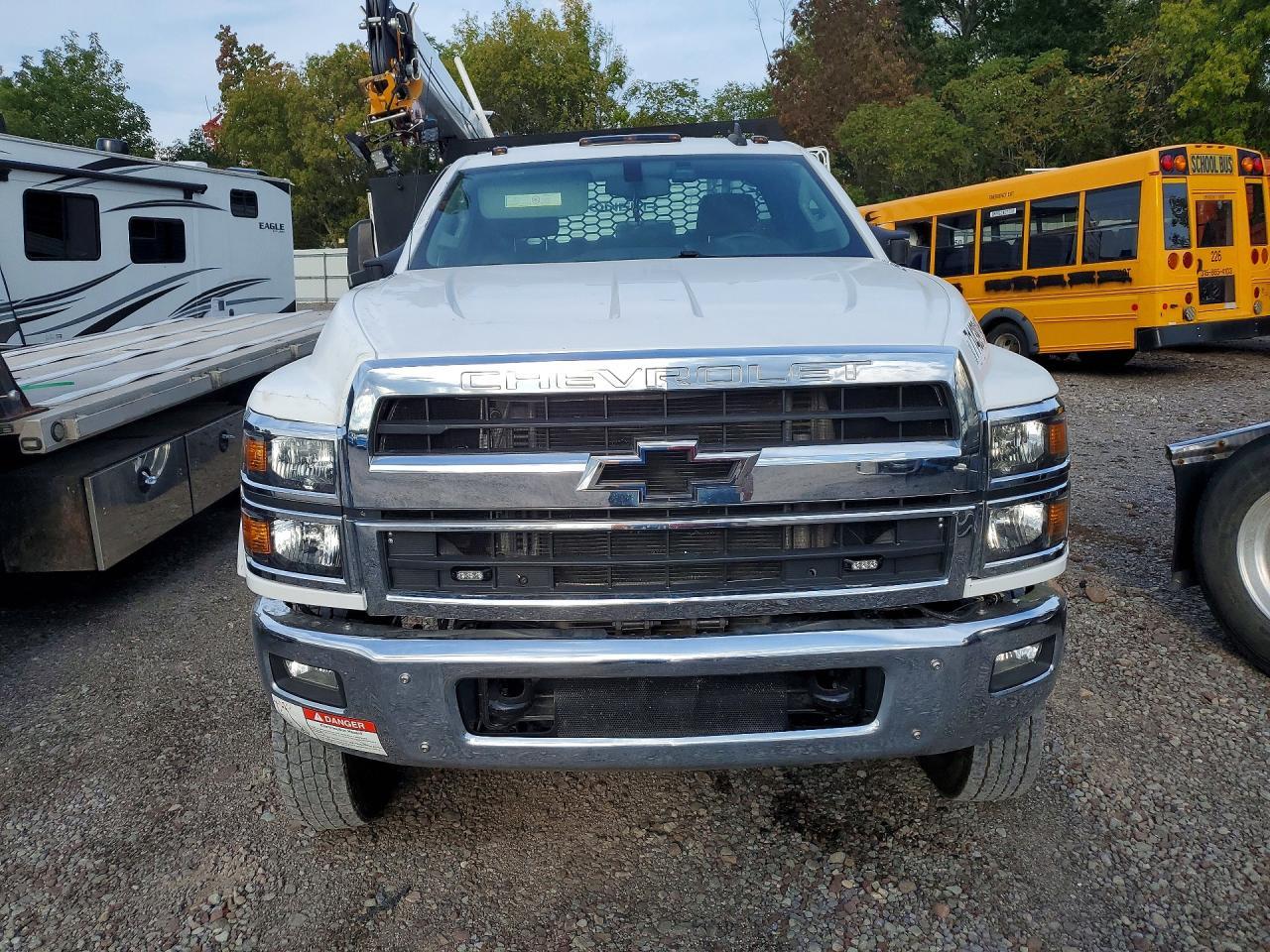 2023 Chevrolet Silverado Medium Duty - Фото 5