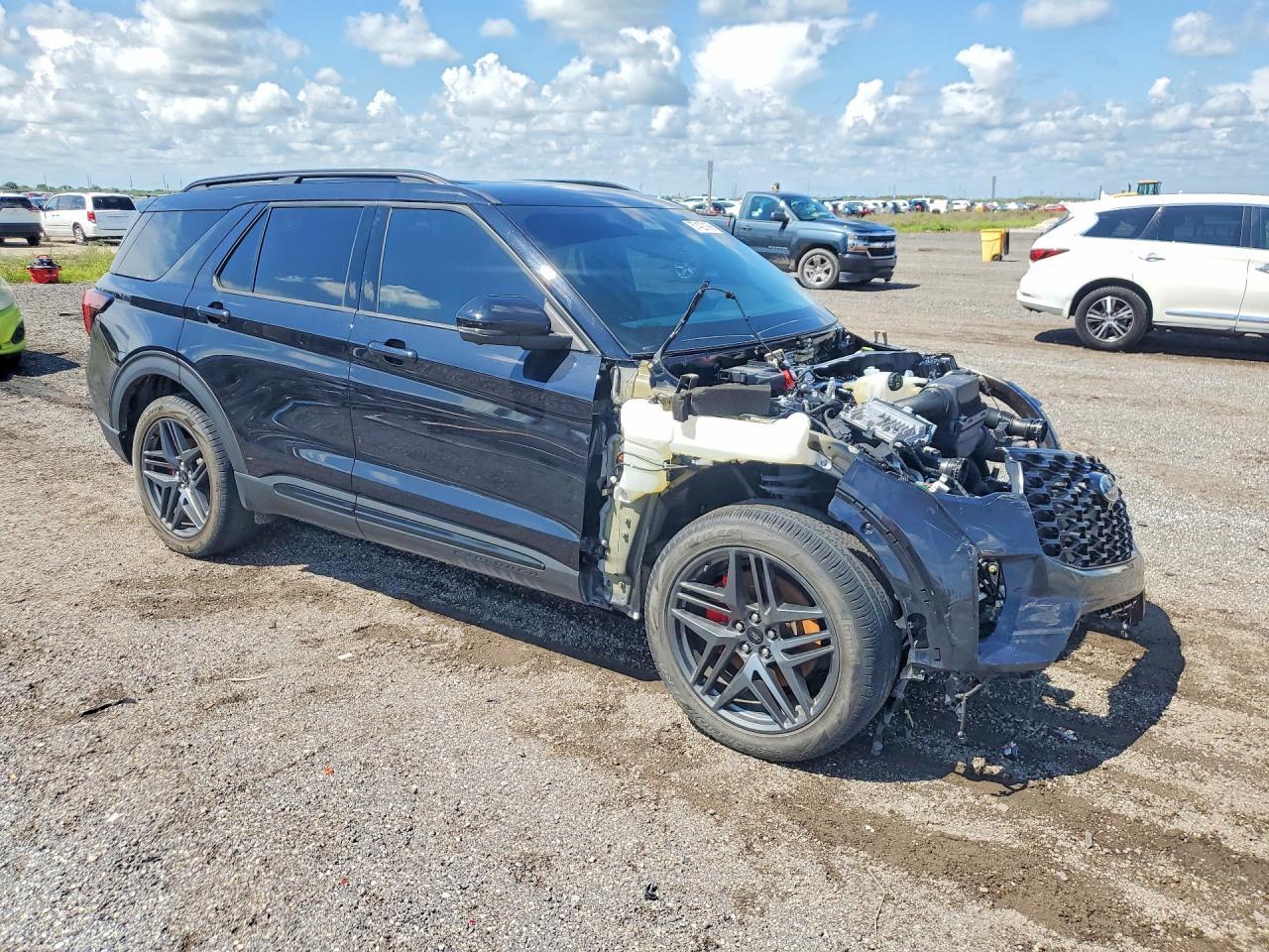 2025 Ford Explorer St - Фото 4
