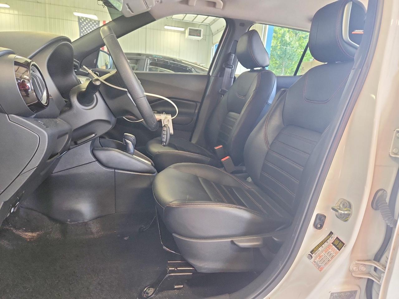 2019 Nissan Kicks Sr - Image 7