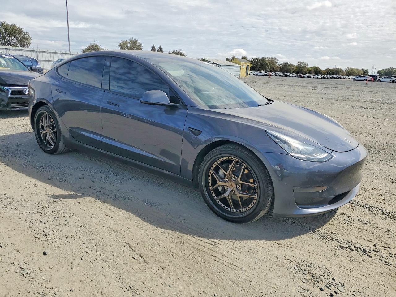 2022 Tesla Model 3 - Фото 4