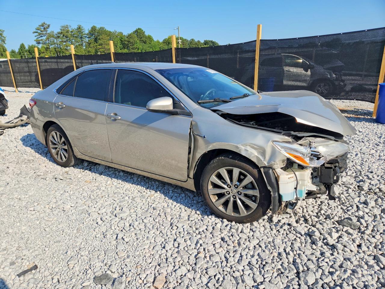 2017 Toyota Camry Hybrid Xle - Image 4