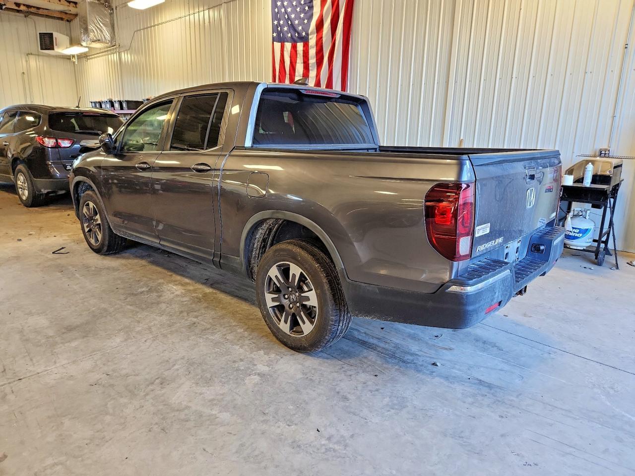 2017 Honda Ridgeline Rtl - Image 2