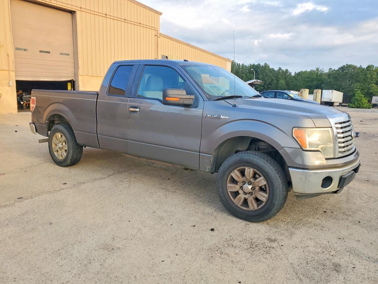2010 Ford F150 Super Cab - Фото 4