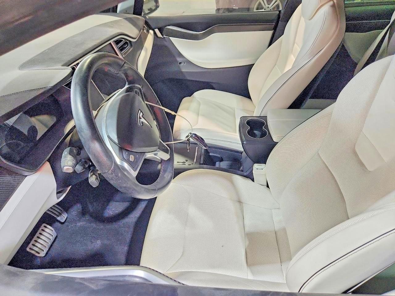 2016 Tesla Model X - Фото 7