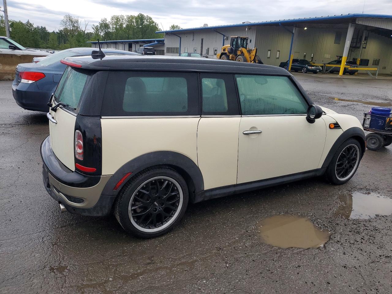 2011 Mini Cooper Clubman - Image 3