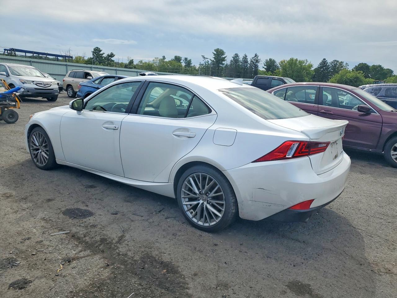 2016 Lexus Is 300 - Фото 2
