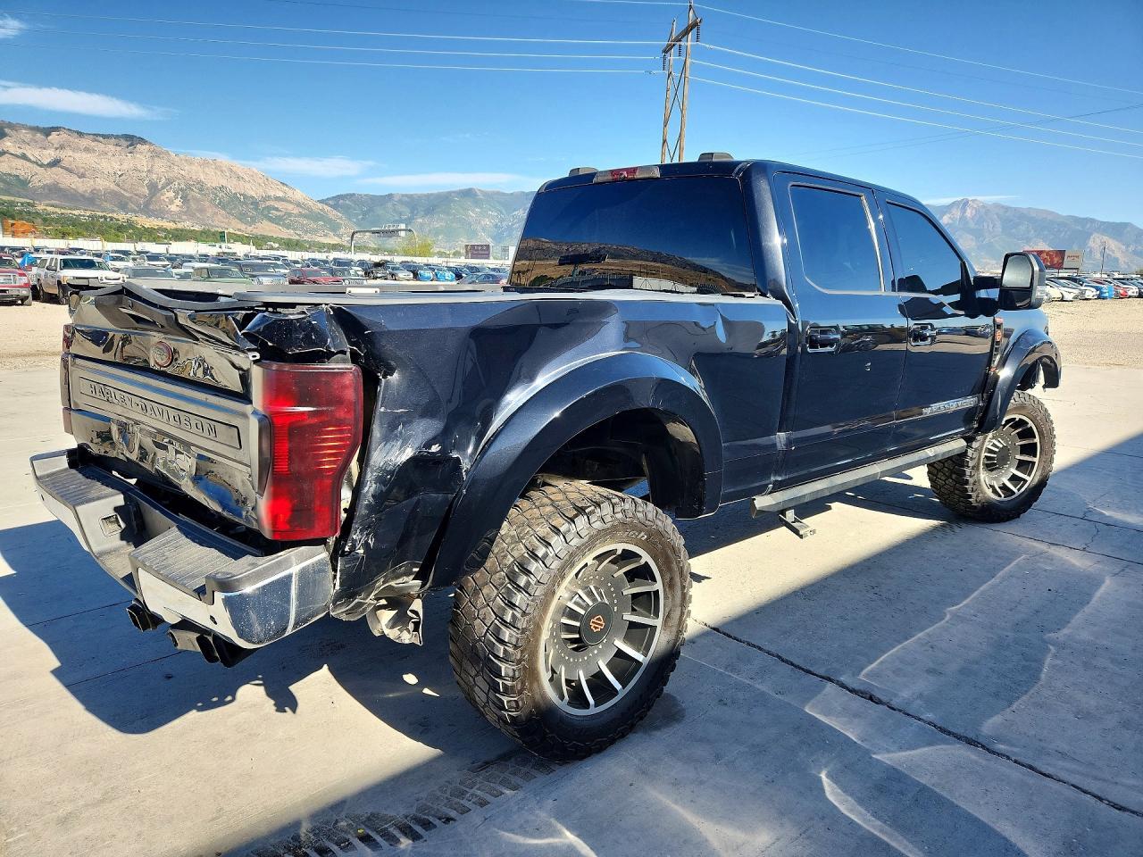 2021 Ford F250 Harley Davidson - Фото 3