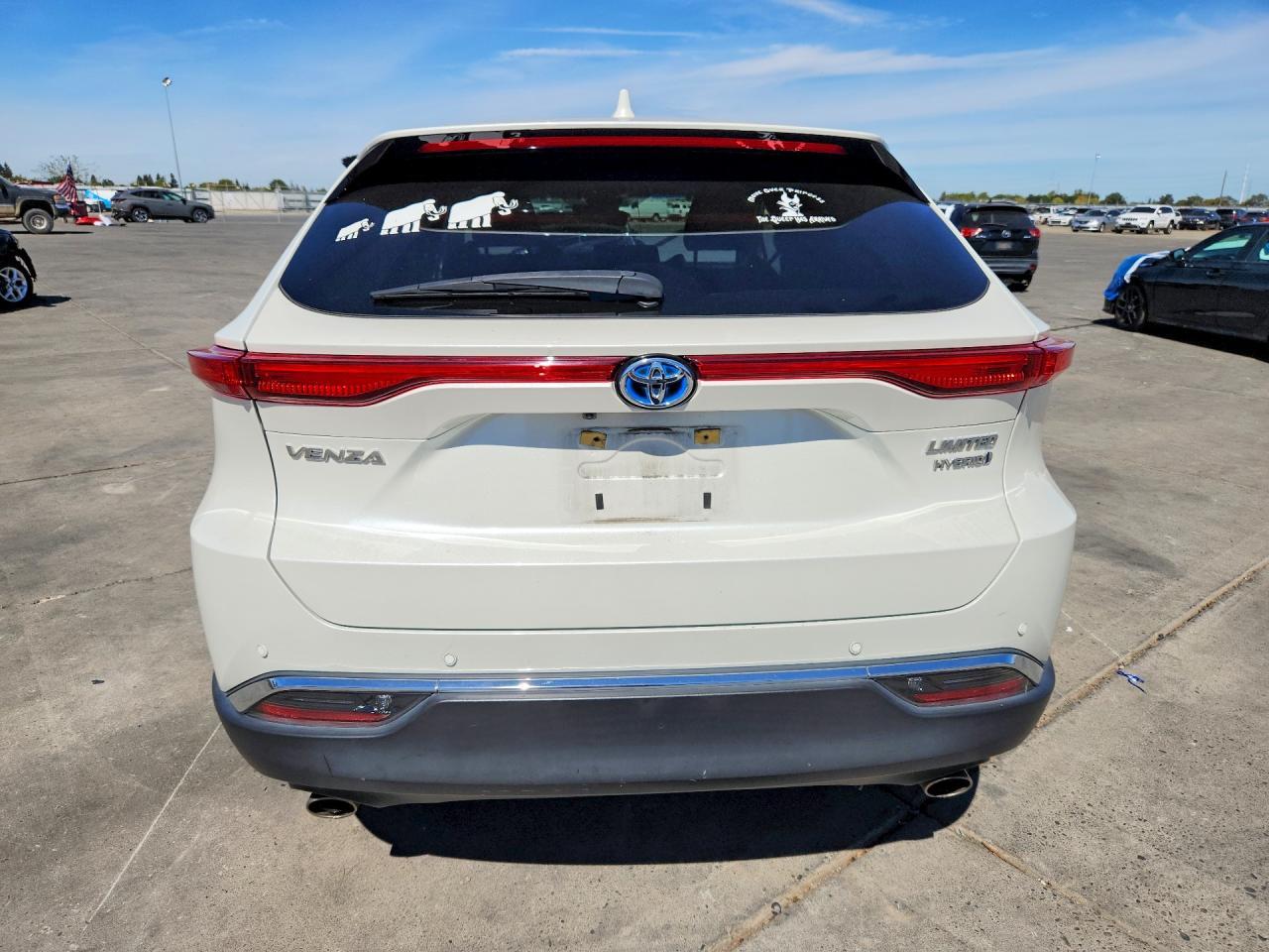 2021 Toyota Venza Limited - Image 6