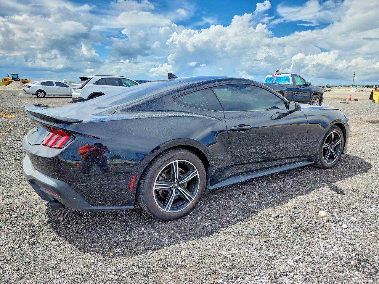 2024 Ford Mustang - Image 3
