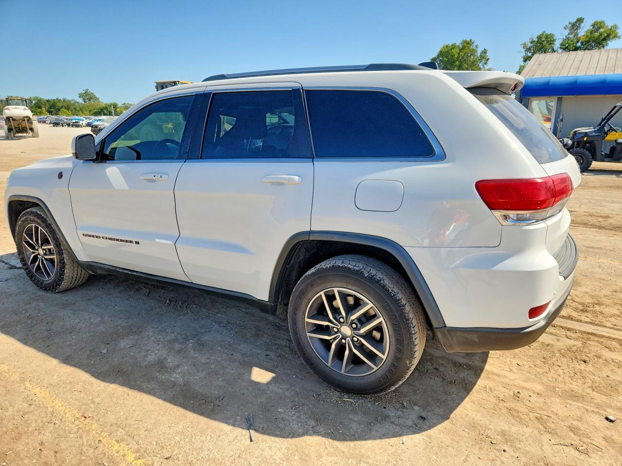 2018 Jeep Grand Cherokee Laredo - Image 2