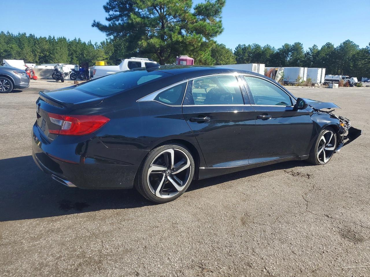 2022 Honda Accord Sport - Фото 3