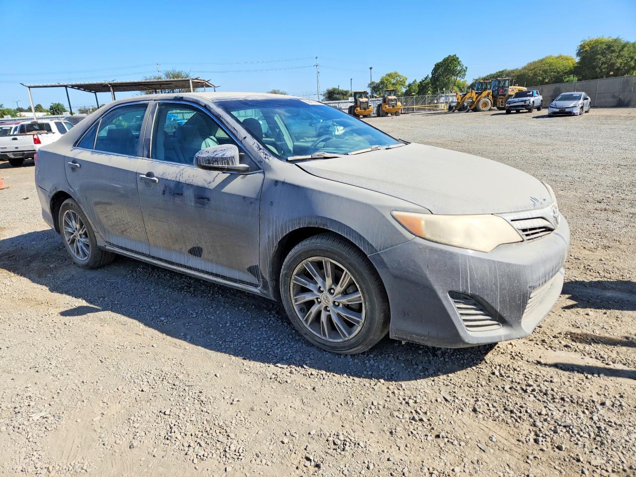 2014 Toyota Camry Le - Фото 4