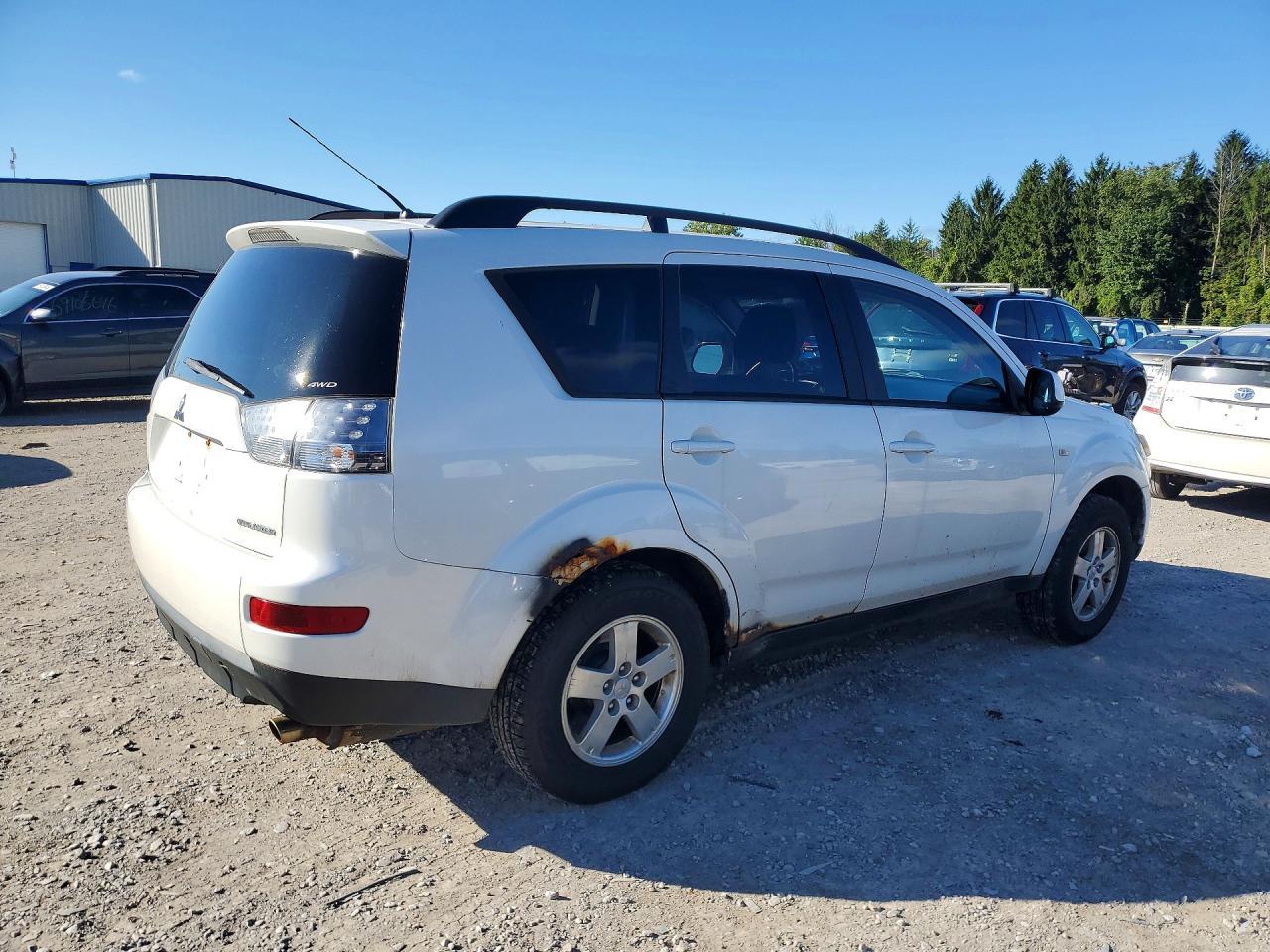 2008 Mitsubishi Outlander Es - Фото 3