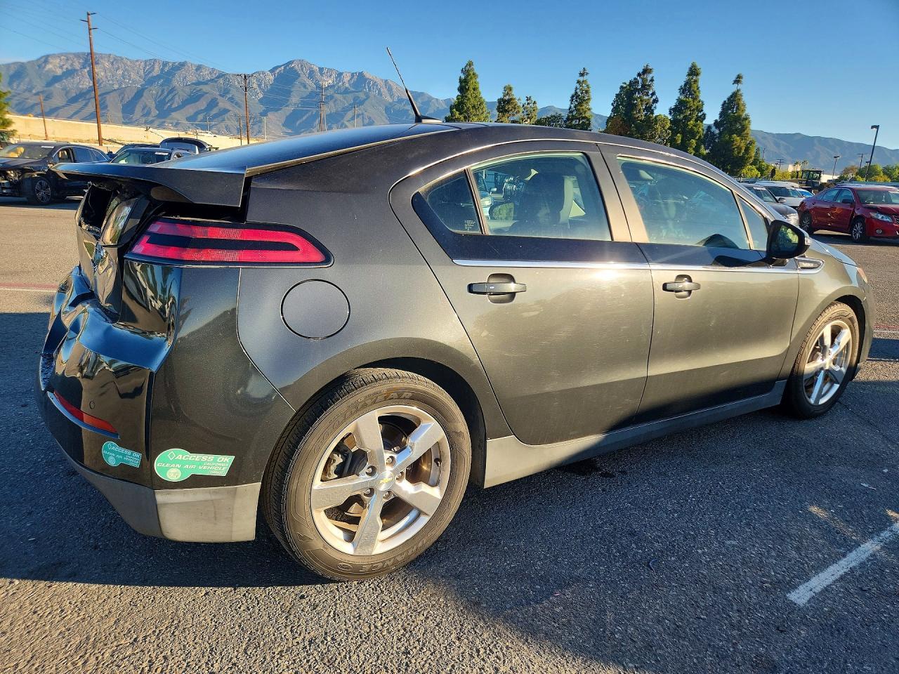 2014 Chev Volt - Image 3