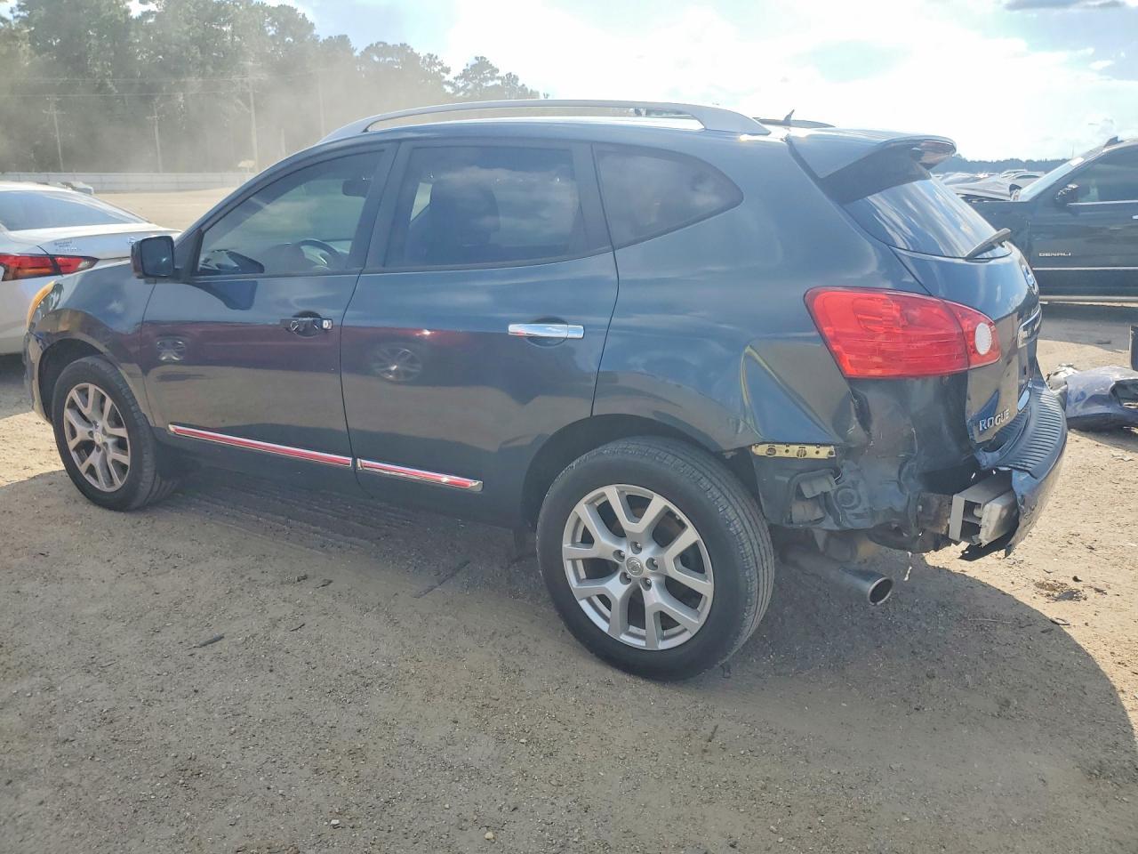 2013 Nissan Rogue S - Фото 2