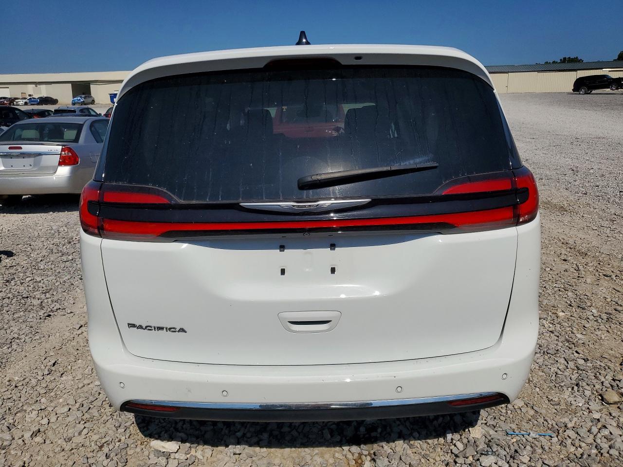 2023 Chrysler Pacifica Touring L - Image 6