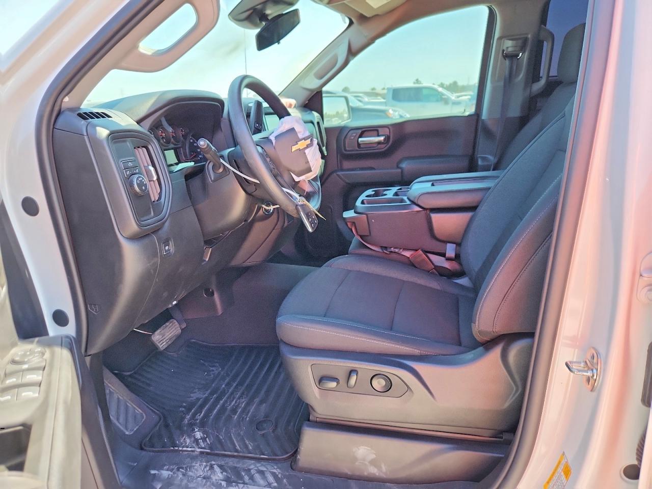 2026 Chevrolet Silverado C1500 Custom - Фото 7