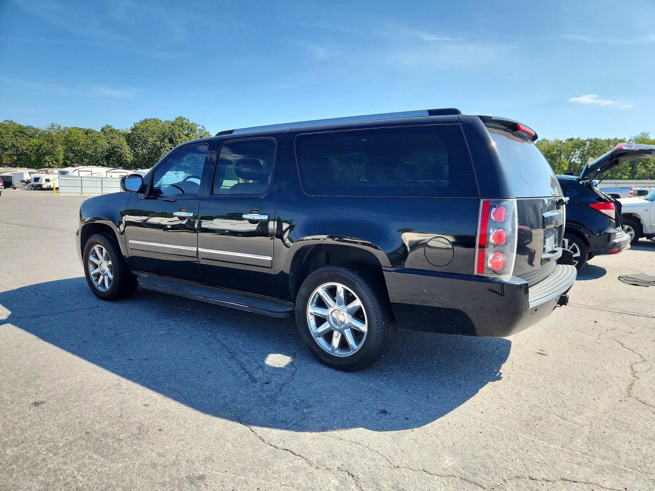 2011 GMC Yukon Xl Denali - Фото 2