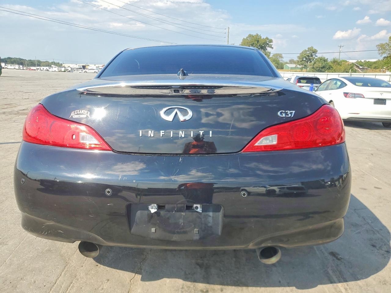 2010 Infiniti G37 Convertible Base - Image 6