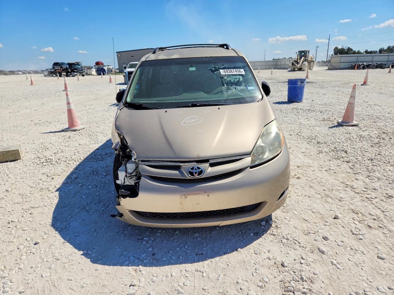 2010 Toyota Sienna Le 7-Passenger - Image 5
