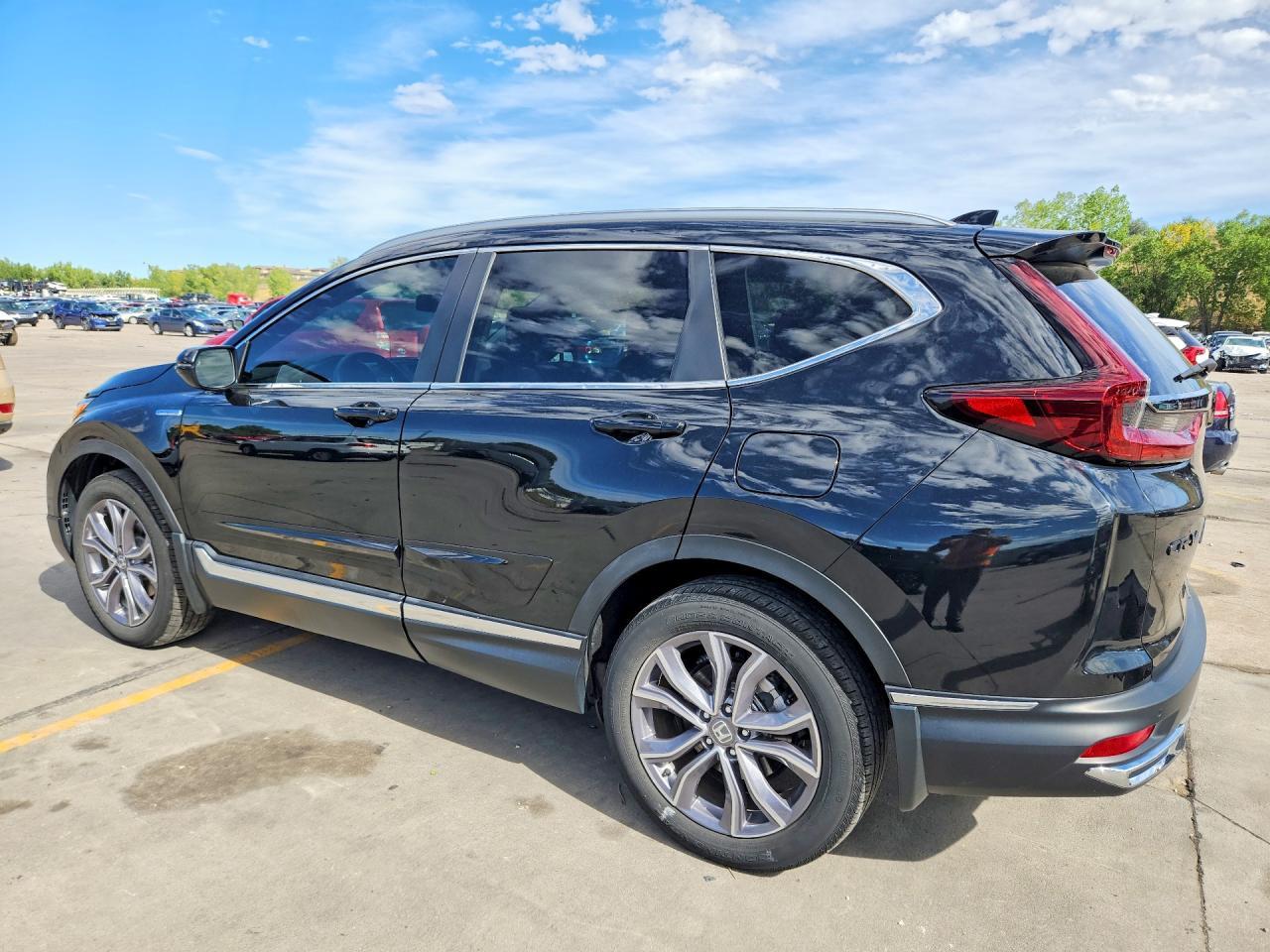 2022 Honda Cr-V Touring - Image 2