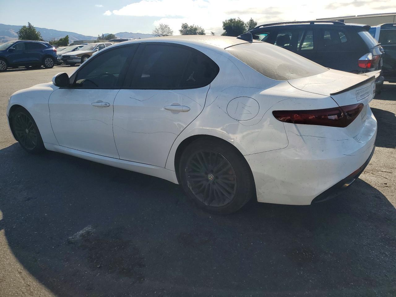2018 Alfa Romeo Giulia Ti - Image 2