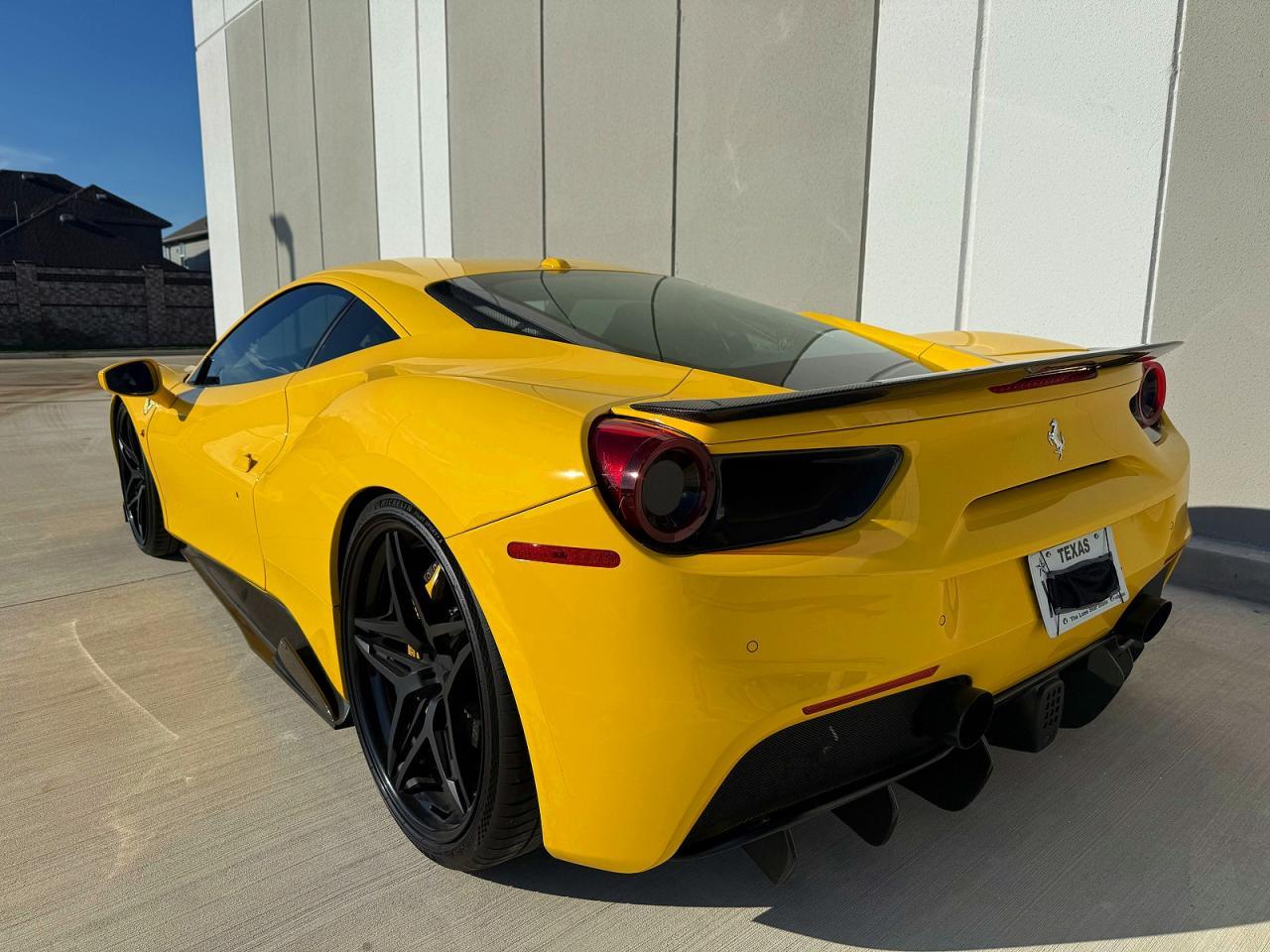 2017 Ferrari 488 Gtb - Фото 3