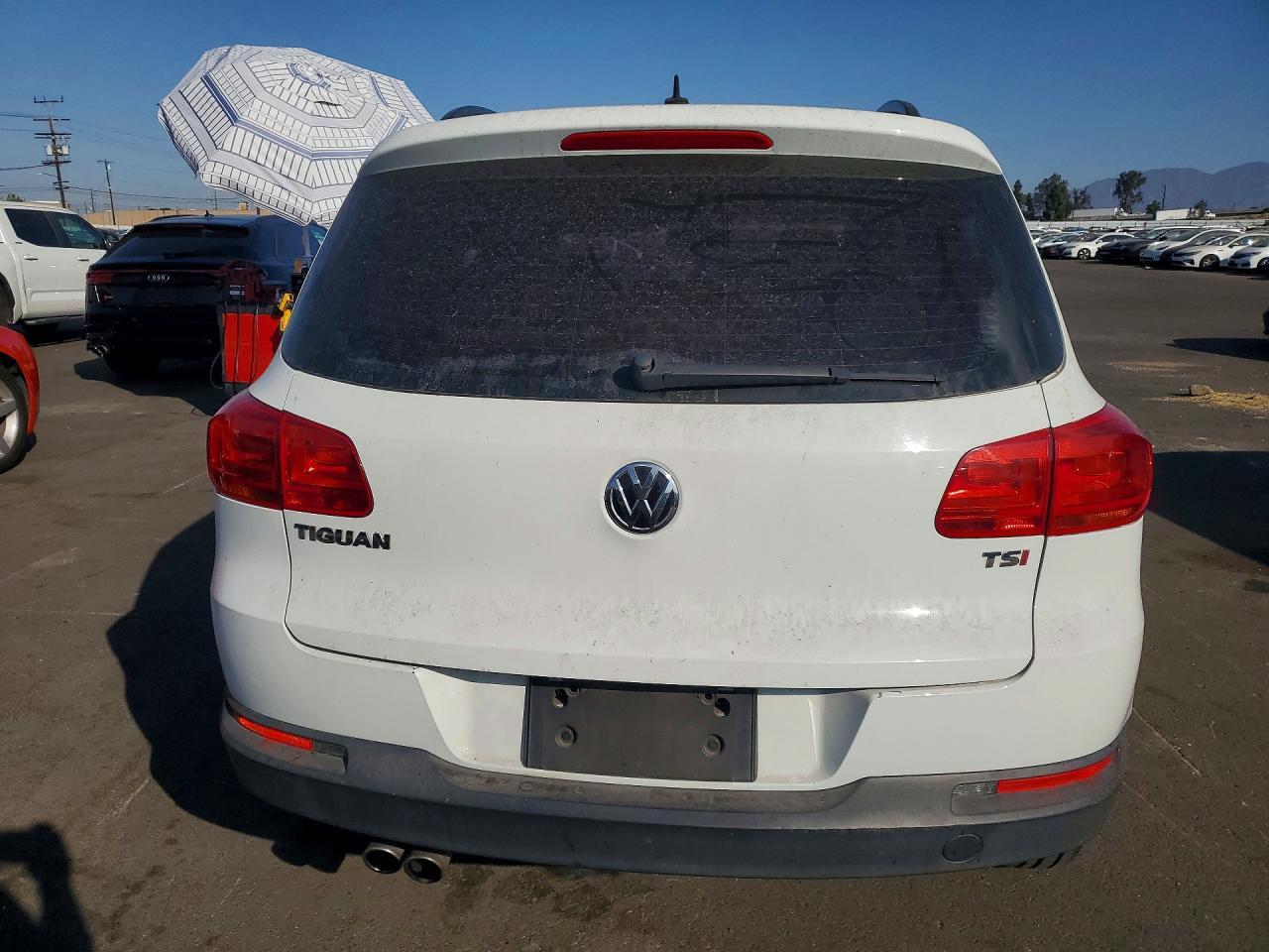 2016 Volkswagen Tiguan S - Image 6
