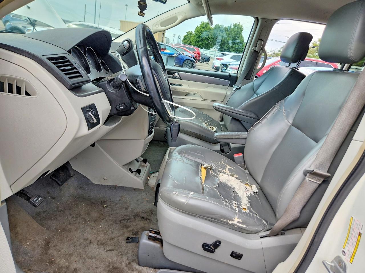 2011 Volkswagen Routan Se - Фото 7