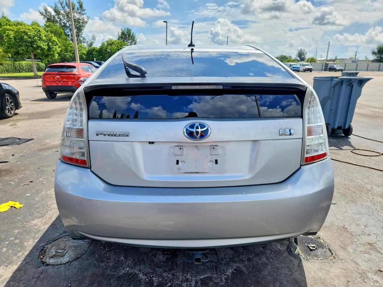 2011 Toyota Prius One - Image 6