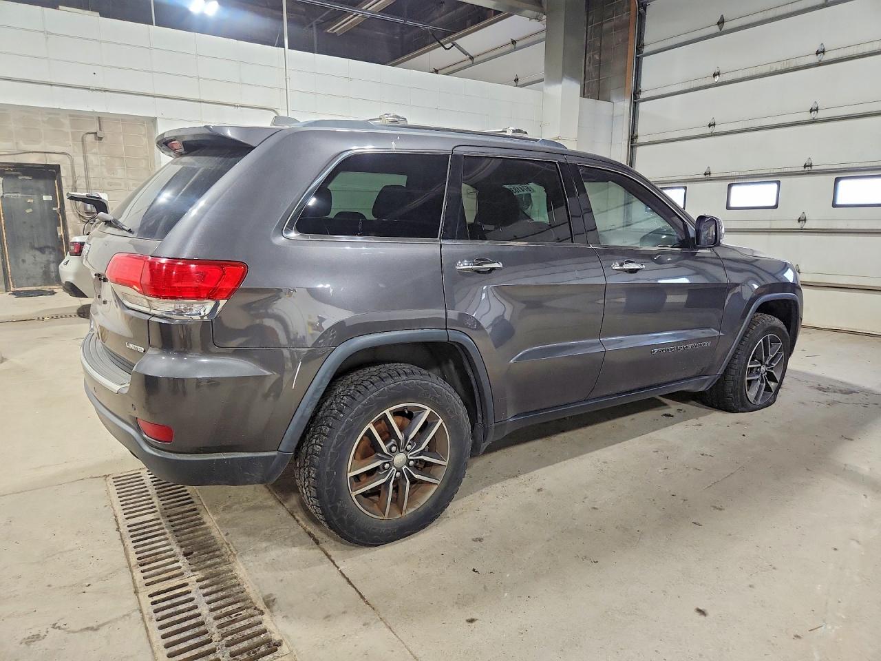 2017 Jeep Grand Cherokee - Фото 3