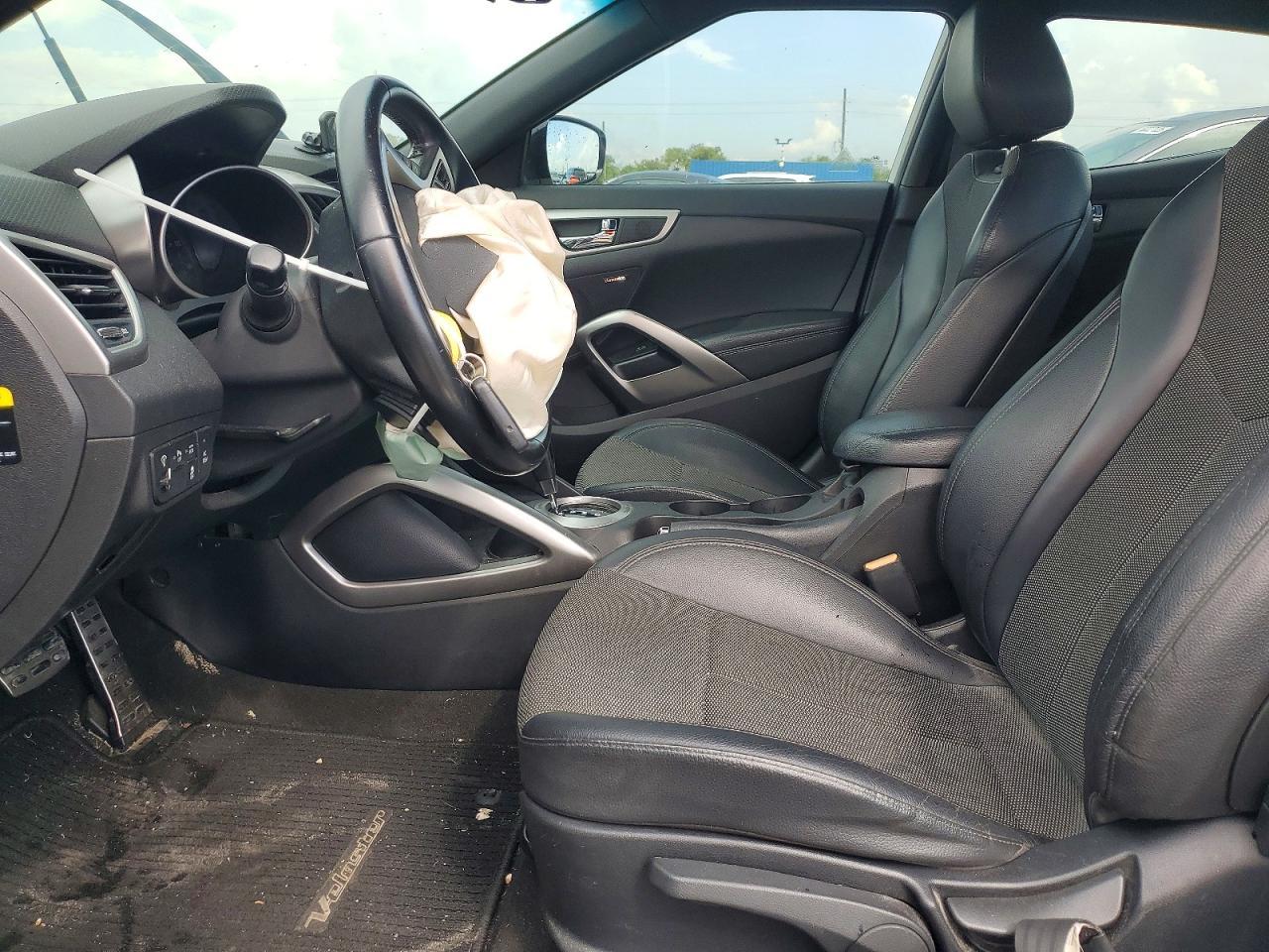 2016 Hyundai Veloster Base - Фото 7