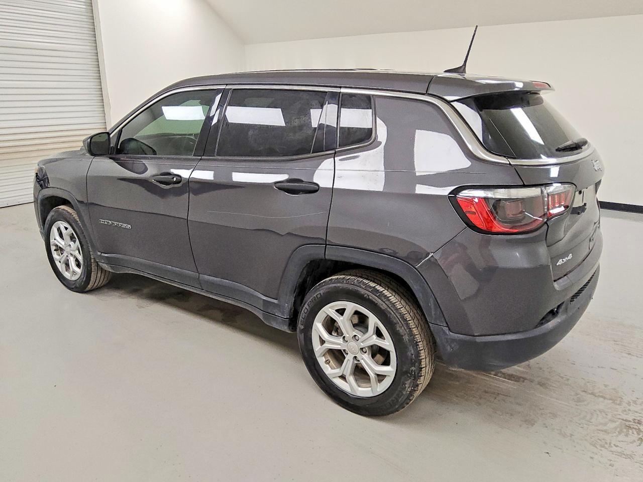 2024 Jeep Compass Sport - Фото 2