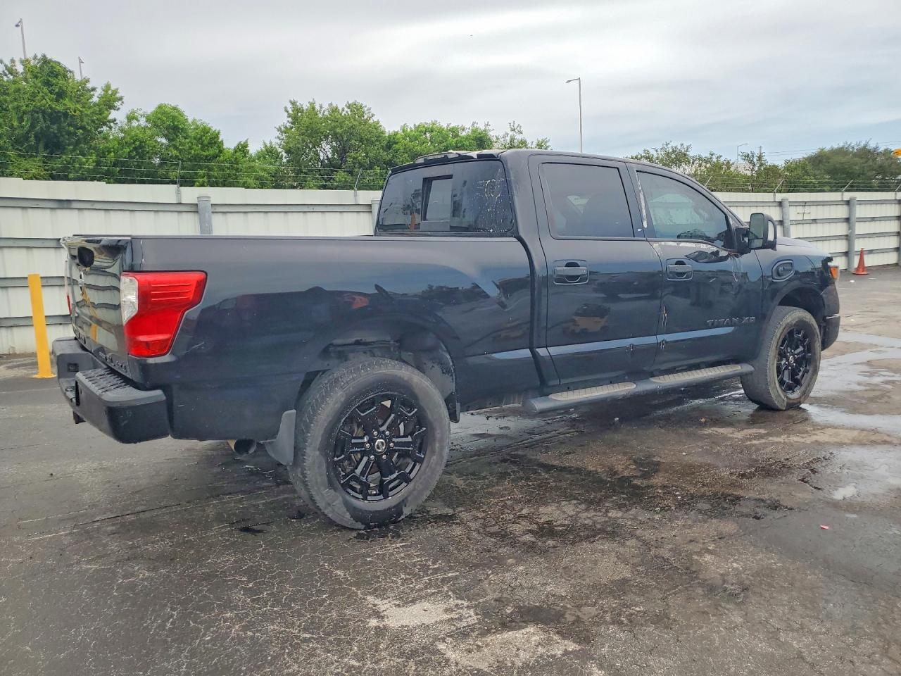 2018 Nissan Titan Xd Sl - Image 3