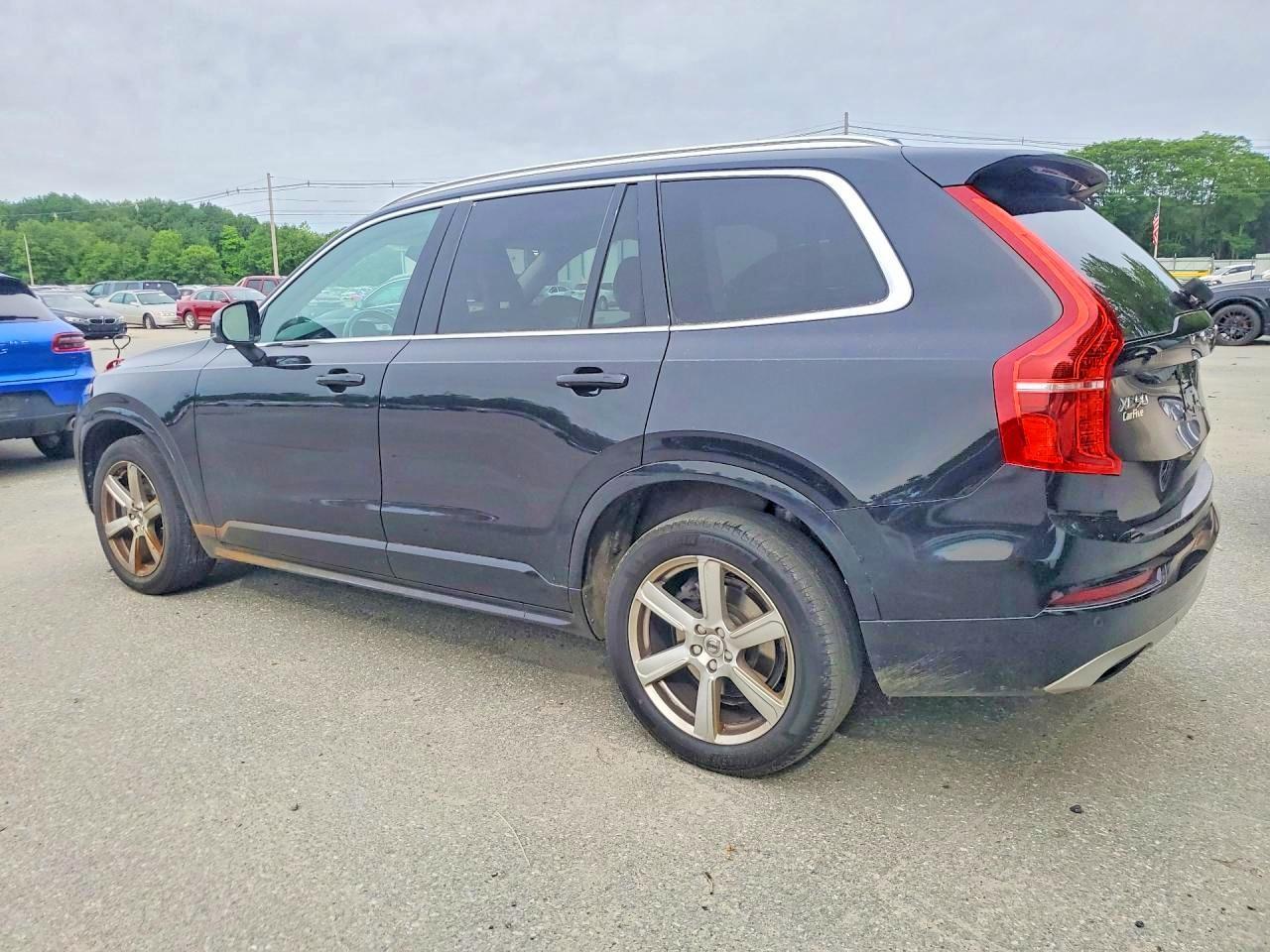 2021 Volvo Xc90 T6 Momentum - Фото 2