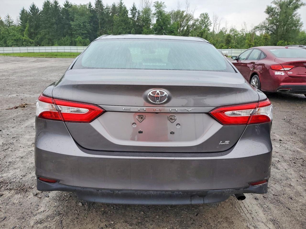 2018 Toyota Camry Le - Фото 6