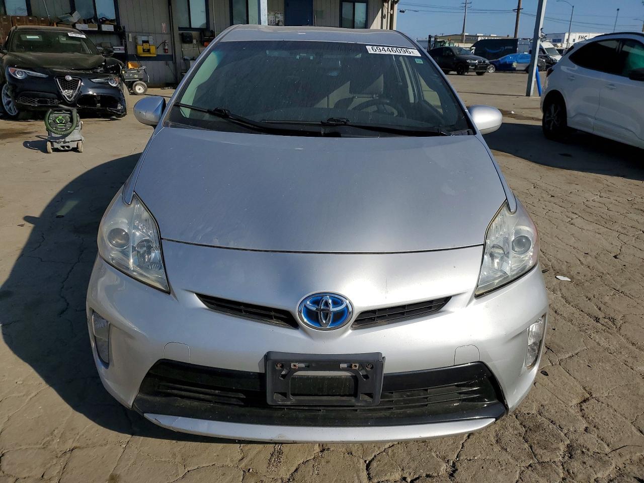 2014 Toyota Prius Three - Фото 5