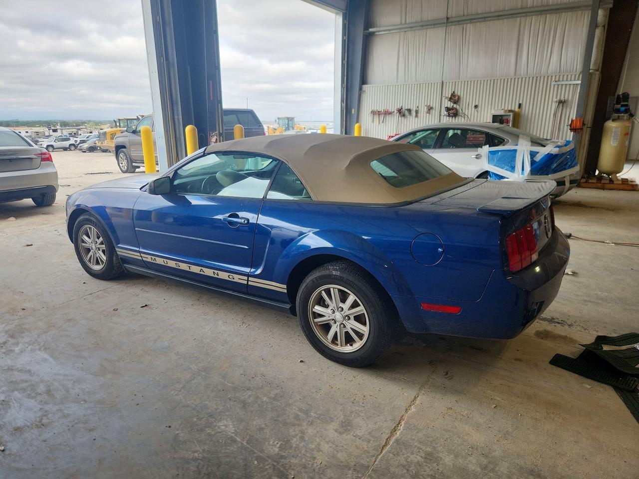 2008 Ford Mustang - Фото 2