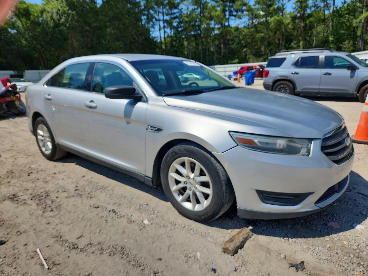 2015 Ford Taurus Se - Фото 4