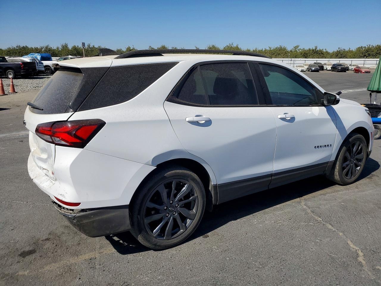 2022 Chevrolet Equinox Rs - Image 3