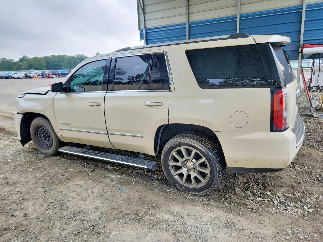 2015 GMC Yukon Denali - Фото 2