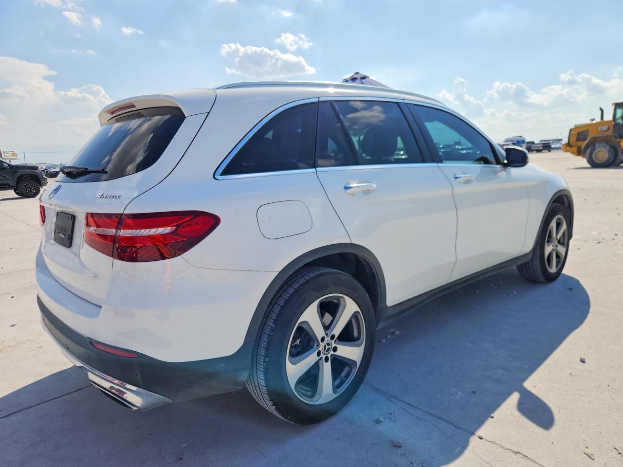 2017 Mercedes-Benz Glc 300 4Matic - Image 3