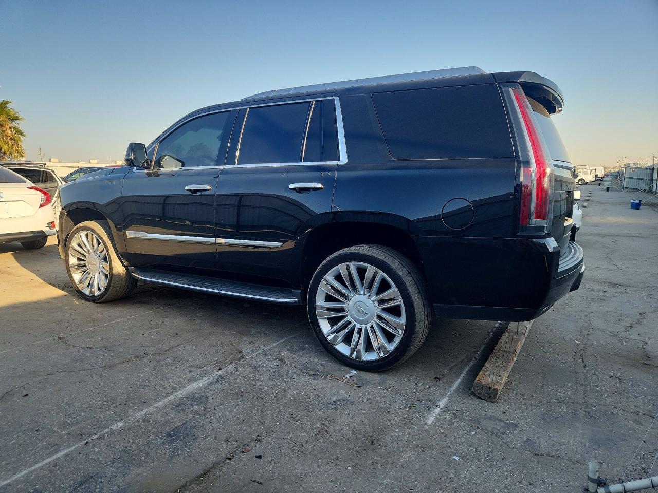 2016 Cadillac Escalade - Фото 2