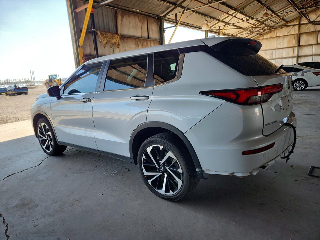 2024 Mitsubishi Outlander Se - Фото 2