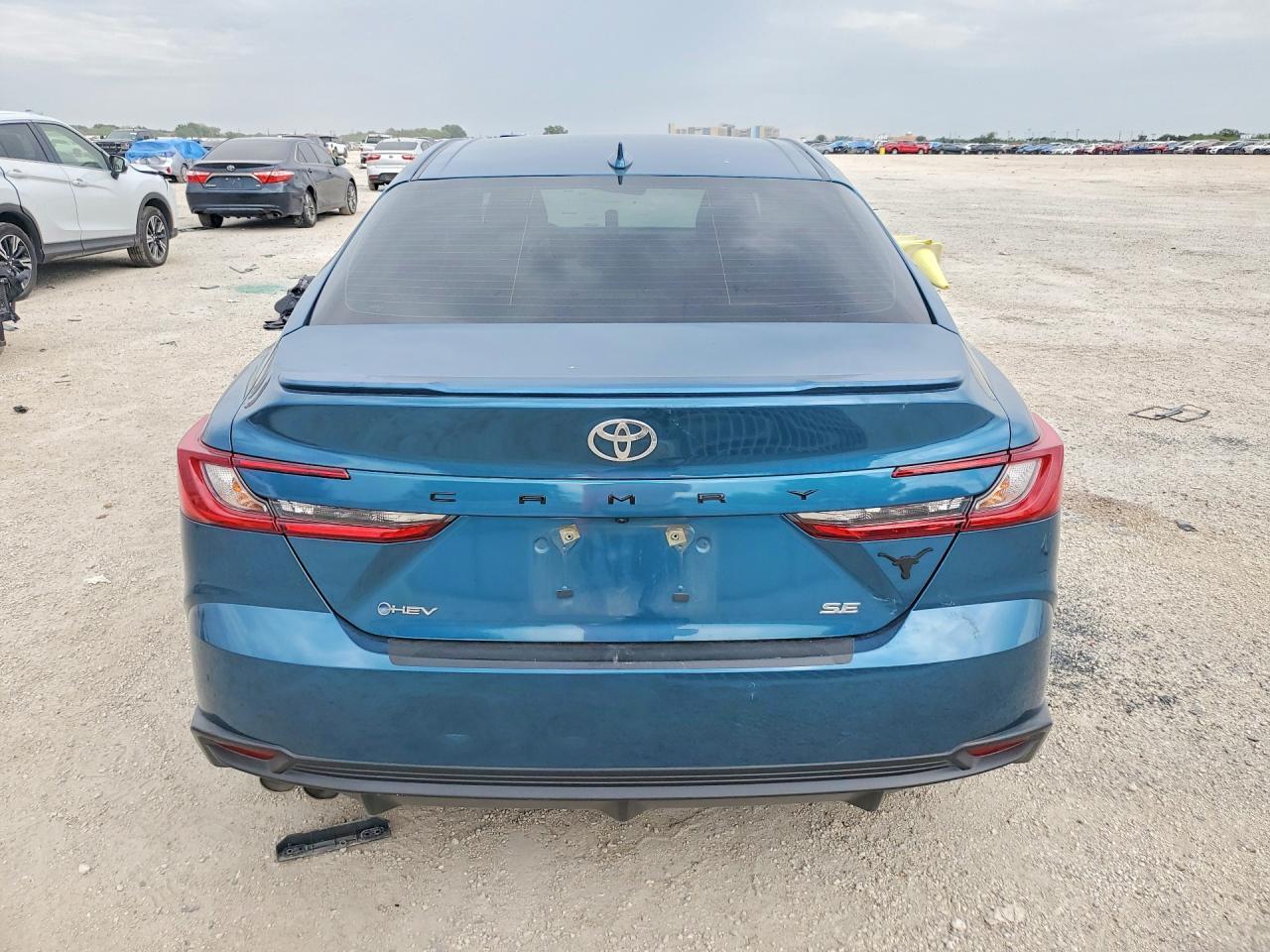 2025 Toyota Camry Se - Image 6
