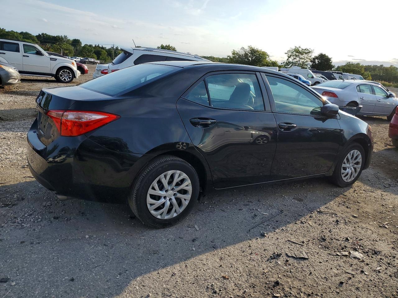 2017 Toyota Corolla Le - Image 3