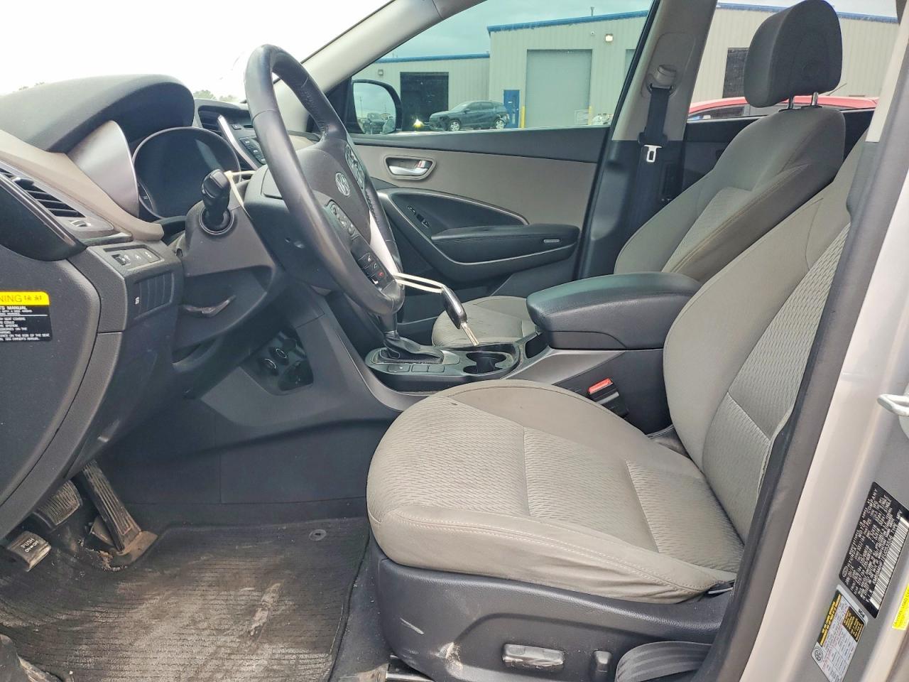 2014 Hyundai Santa Fe Gls - Image 7
