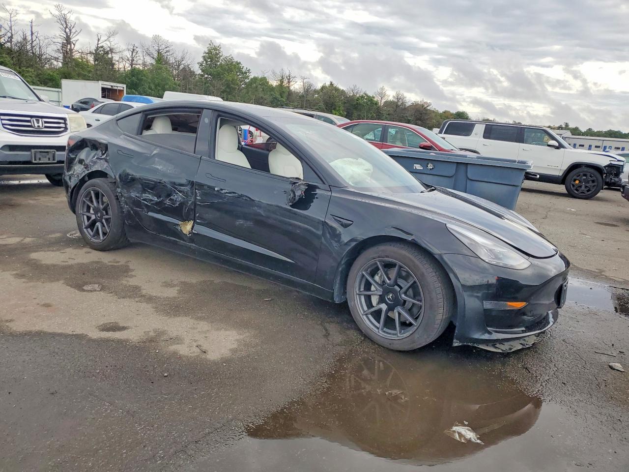 2023 Tesla Model 3 - Image 4