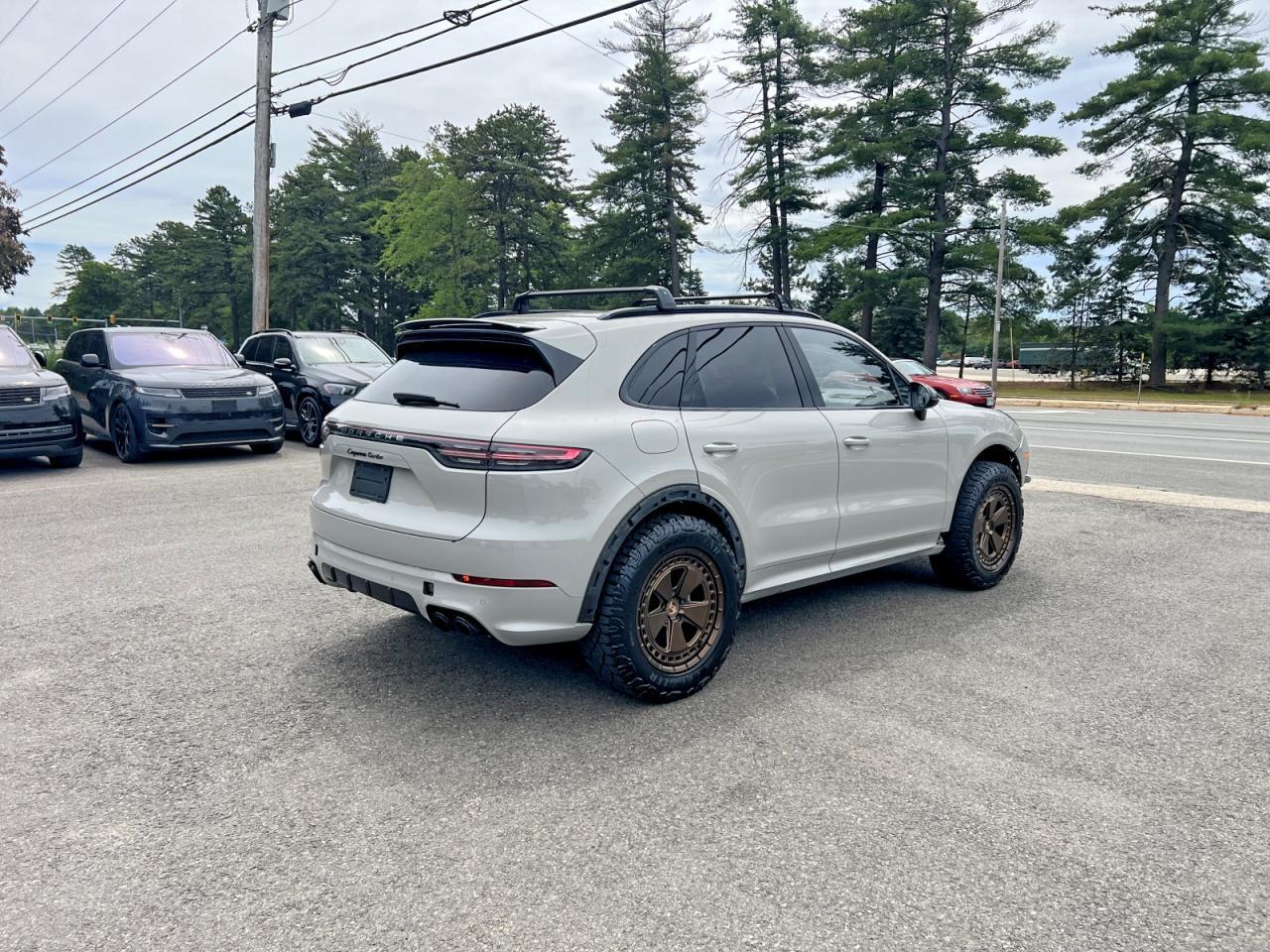 2021 Porsche Cayenne Turbo - Image 4
