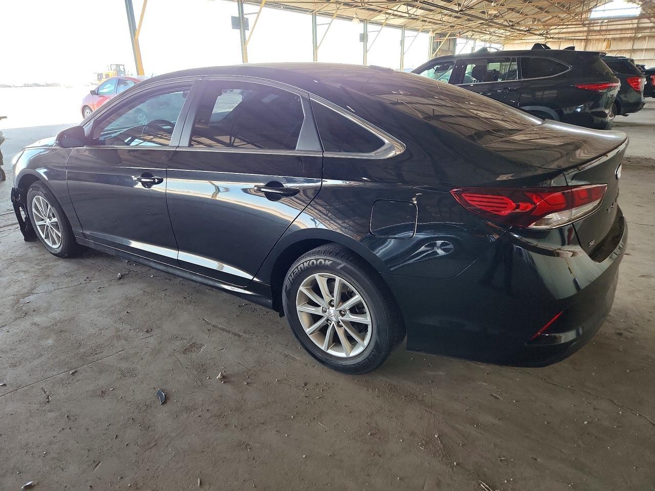2019 Hyundai Sonata Se - Image 2